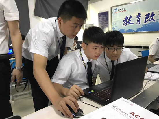 教育孩子最好的办法，就是走进内心唤醒他