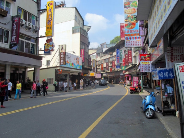 香港人眼中的台湾:富人住铁皮屋穷人睡大街