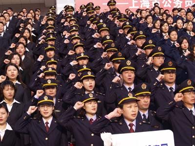 梦里花落知多少_公务员一年收入多少