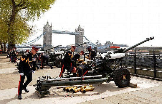 上海热线财经频道-- 皇家礼炮 62礼赞顶级苏格