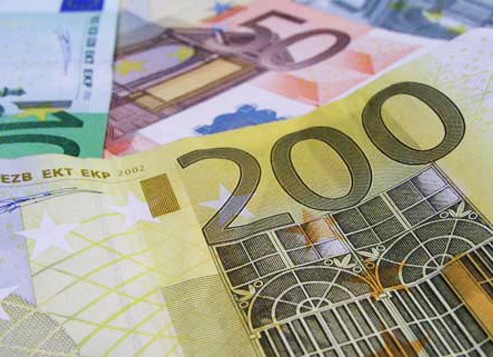 上海热线财经频道-- 欧元暴跌 赴欧旅游去扫货