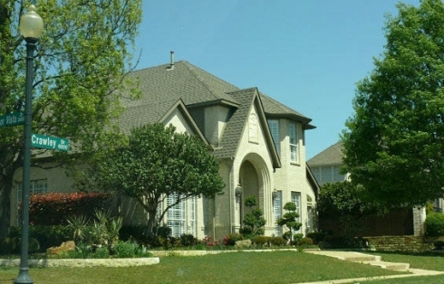 上海热线财经频道-- 买房真能买绿卡?揭露移民