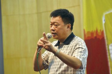 上海热线财经频道-- 牛刀: 海啸 席卷楼市 上海房