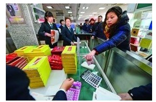 上海热线财经频道-- 马年邮票占据市场 一马当