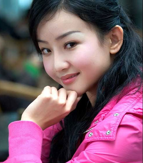 上海热线财经频道-- 揭秘腿模生存现状:潜规则