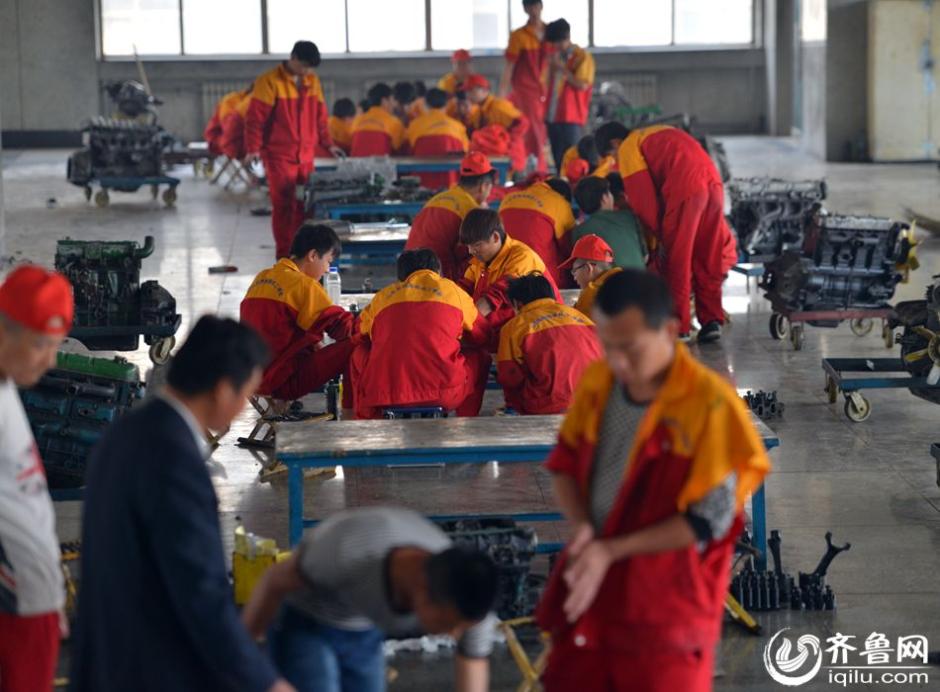 上海热线财经频道-- 探秘 蓝翔 火爆背后奥秘 毕