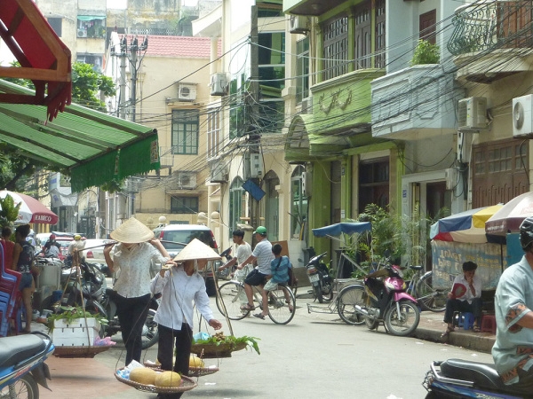 上海热线财经频道--越南高物价低工资生活 房子