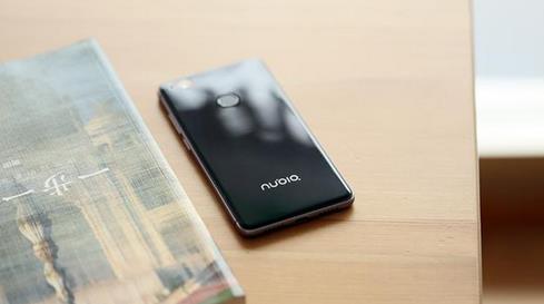 上海热线财经频道--京东抢手货!这款手机销售历