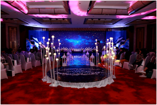 上海热线财经频道--爱在星空下主题婚礼秀 引