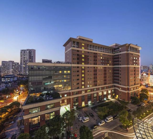 在上海，为什么有钱人都喜欢买豪宅？