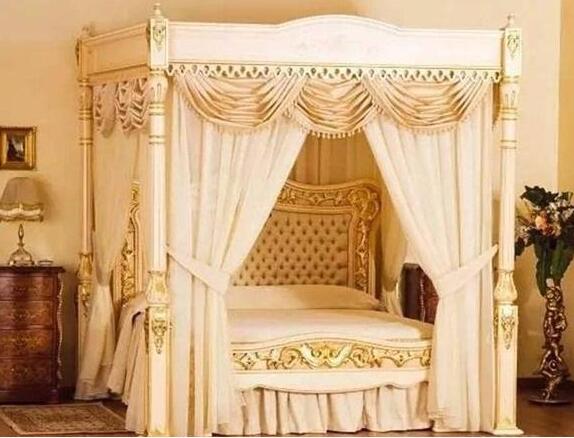 世界上最大最豪华的床图片