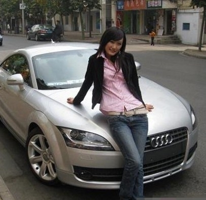 女子晒干爹连体钞票礼服炫富红人大盘点