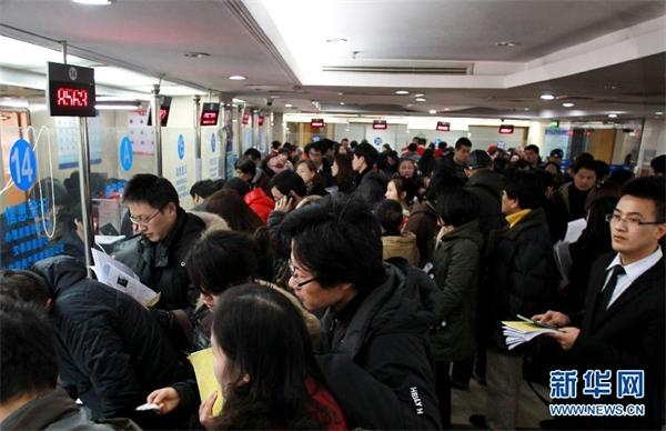 (财经专线)(3)上海：二手房交易量激增