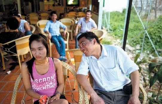 频道-- 揭秘朝鲜卖妻现象 600万买个朝鲜<em>处女</em>媳