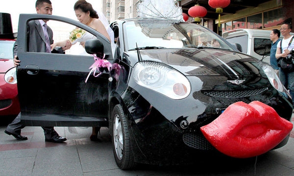 千奇百怪的中国婚车 