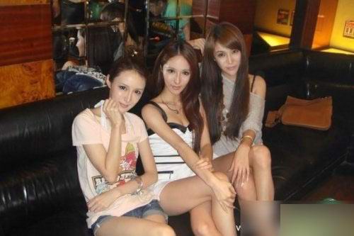 上海热线财经频道-- 农村洗脚妹<em>日</em>赚万元背后 