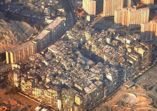 香港贫民窟里的非人生活一面