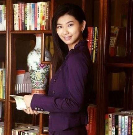 揭秘80后美女富豪身家背景:真正的社交名媛