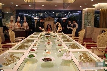 围观中国土豪生活：豪宅游艇飞机 