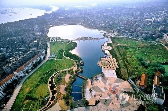 据中国指数研究院于发布的数据显示，2015年1月份全国100个城市(新建)住宅平均价格为10564元