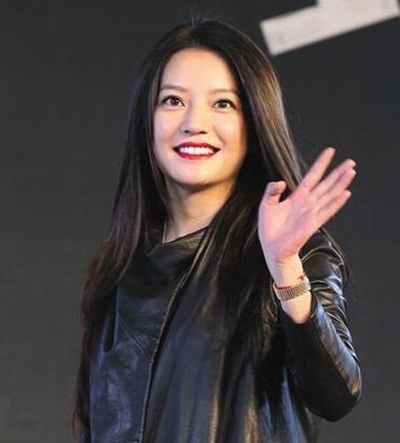 结婚生子归来后，赵薇导演处女作《致青春》成为当年电影市场的一匹黑马，然而让大家意外的是，赵薇的投资功力同样大增，2014年以来转战一级市场，收获战果累累。