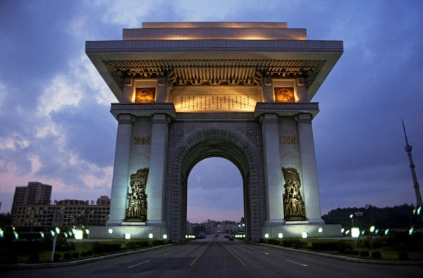 记者拍真实朝鲜:住房规整干净 首都是不夜城