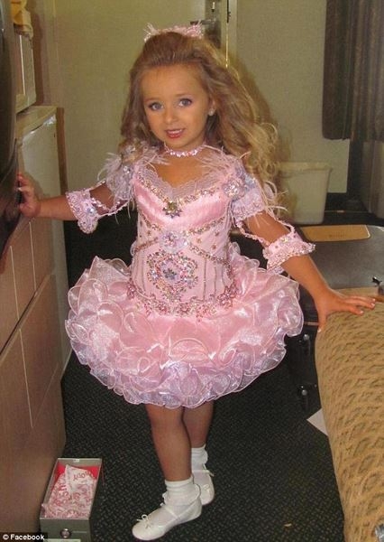 美9岁小女孩自创品牌成富豪 6岁时已身家百万