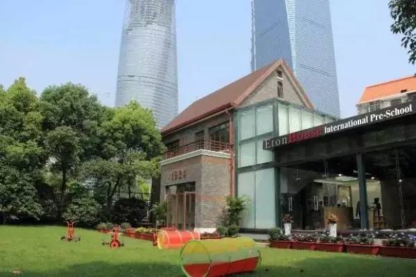 上海热线财经频道--上海各学校学费排名出炉 1
